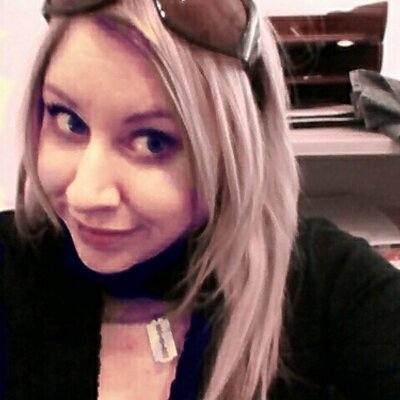 Profile Picture of Eryn Thomas (@ezzabomb) on Twitter