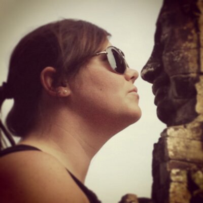 Profile Picture of Phoebe Thompson (@powderchaser13) on Twitter