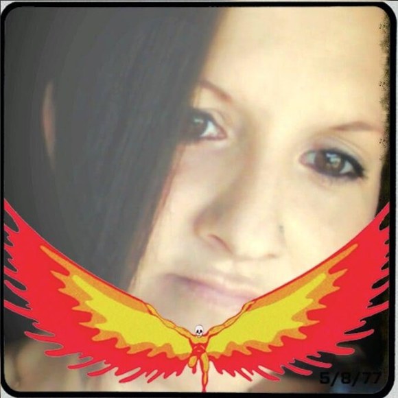 Profile Picture of Lisa Joseph (@joelene_girl) on Poshmark