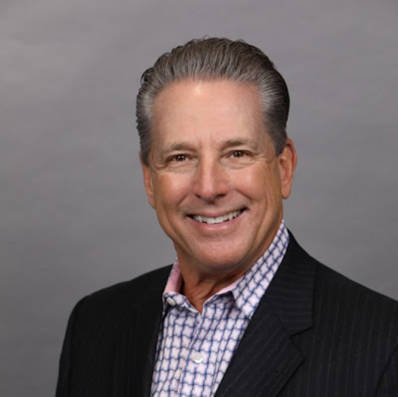 Profile Picture of Daniel Arnoff (@arnoffdaniel) on Poshmark