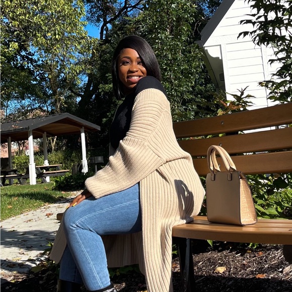 Profile Picture of Aishat Wahab (@aishatw) on Poshmark