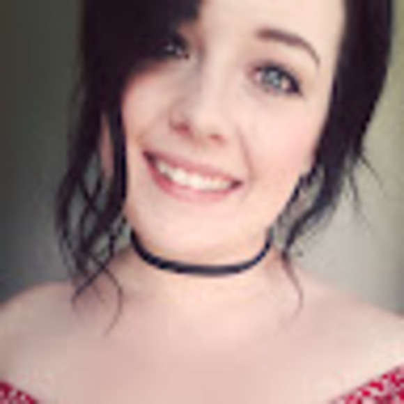 Profile Picture of Jessica Heathfield (@j_heathfield) on Poshmark