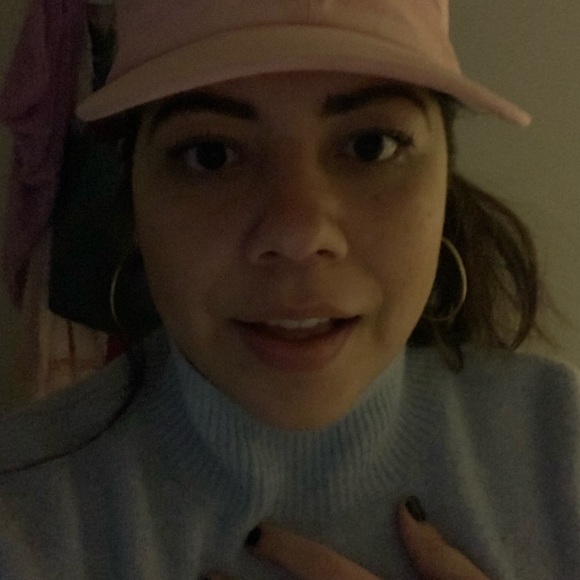 Profile Picture of Athena Sanchez (@athena_s34) on Poshmark