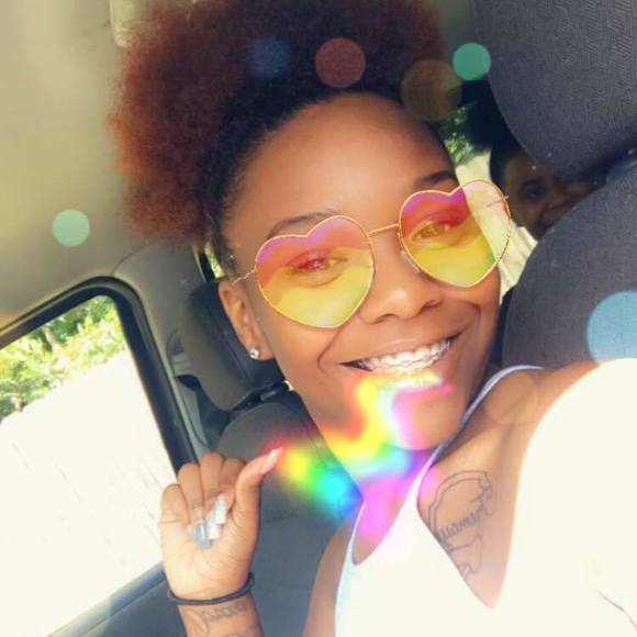Profile Picture of Tanielle Ford (@t_nkk) on Poshmark