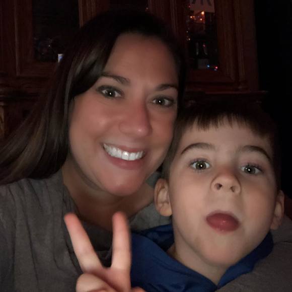 Profile Picture of Nicole Wiberg (@nicbwe) on Poshmark