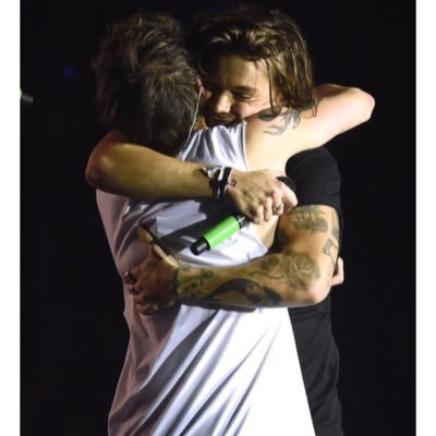 Profile Picture of LouisGirlForLife (@iheartlouis_tom) on Twitter
