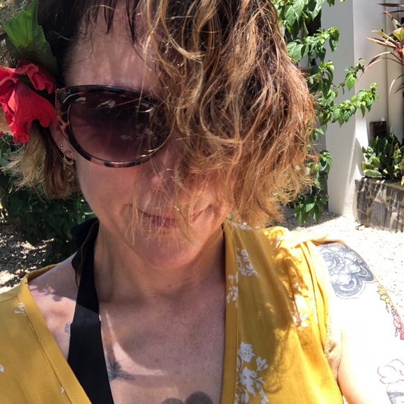 Profile Picture of Lisa Simonsen (@maida9104) on Poshmark