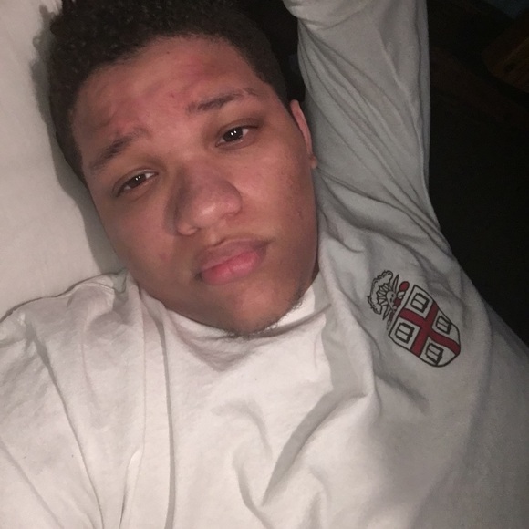Profile Picture of Bryson Sassau (@sassau1997) on Poshmark