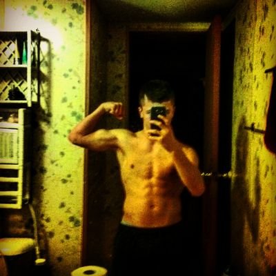 Profile Picture of Joey Ahern (@araticalsgaming) on Twitter