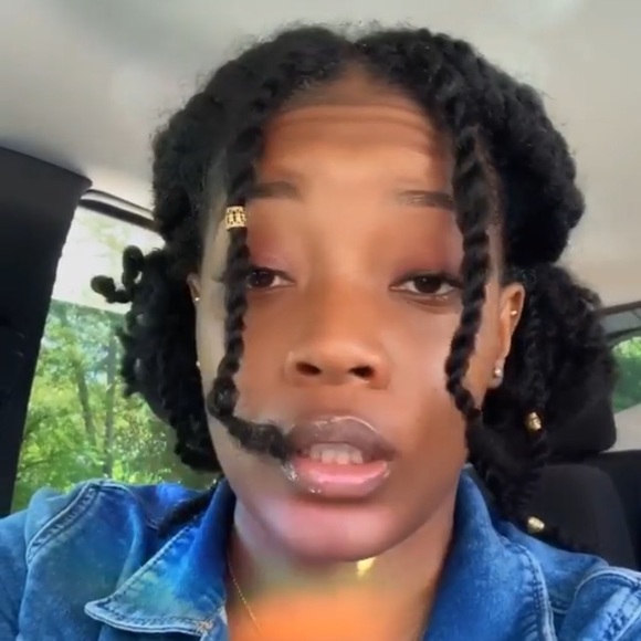 Profile Picture of Andrell Johnson (@drellsonatural) on Poshmark