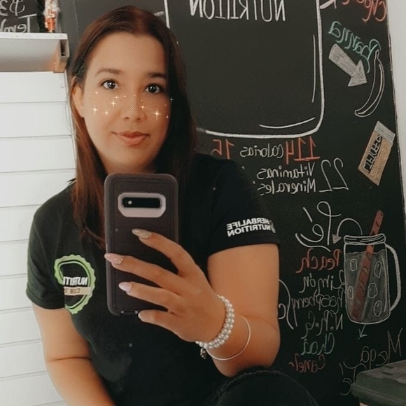 Profile Picture of Abigail Cheverez (@acarrion0621) on Poshmark