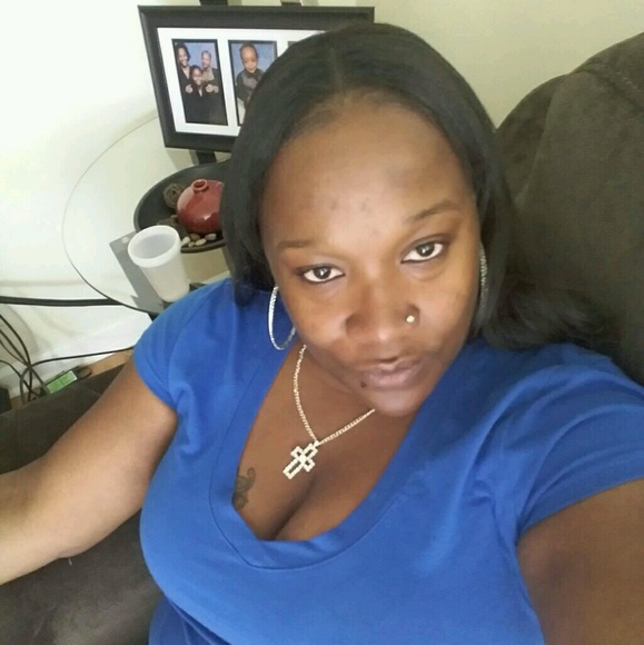 Profile Picture of Dominique Cameron (@pumpkin_30) on Poshmark