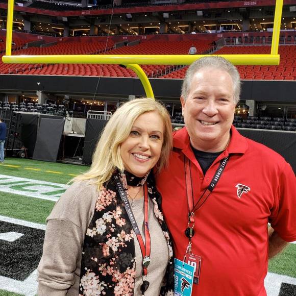 Profile Picture of Debra Bradley (@debrabwonderwom) on Poshmark