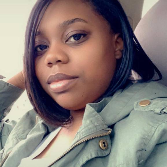 Profile Picture of Renee Knight (@telesha15) on Poshmark