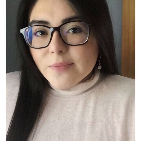 Profile Picture of Lilia Jimenez (@hi_liliaa) on Poshmark