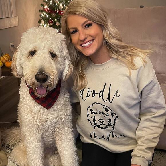 Profile Picture of Jen Jaskolka (@jenjaz01) on Poshmark