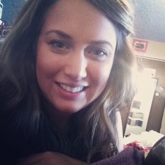 Profile Picture of Andrea Macliesh (@andreamacliesh) on Poshmark