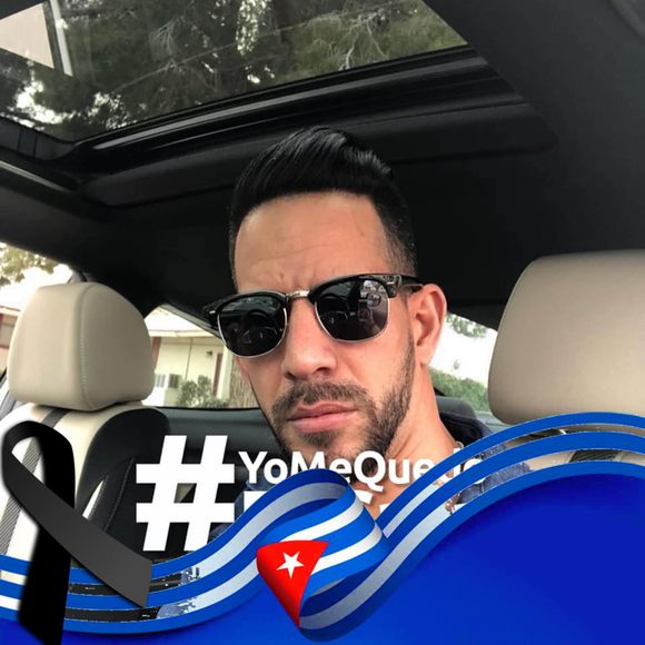 Profile Picture of Carlos Bazain (@czain7) on Poshmark