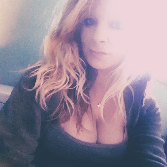 Profile Picture of Tiffany Ahrens (@grumpybear15) on Poshmark