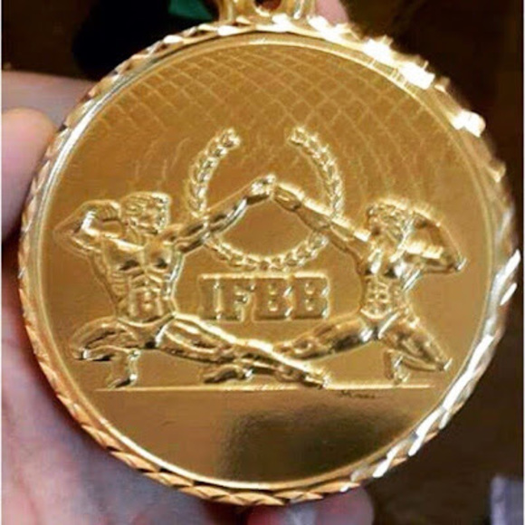 Profile Picture of Sanson Ssansonn (@sansonssansonn) on Poshmark