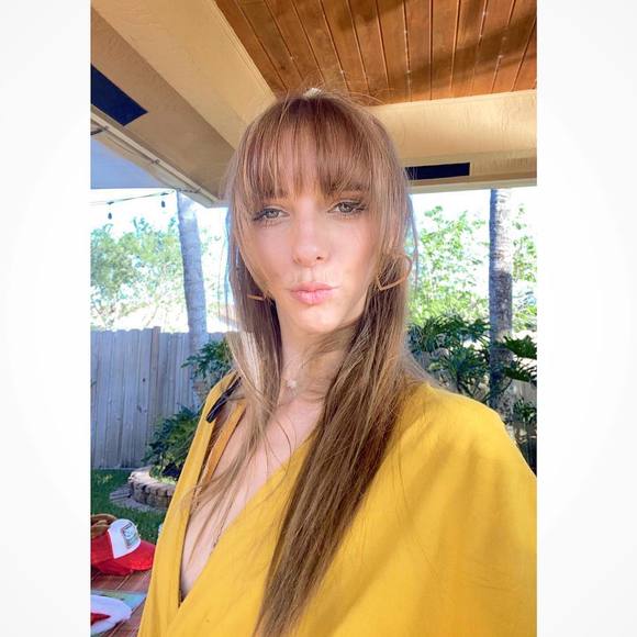 Profile Picture of Kendall Curtis (@kendallcurtis) on Poshmark