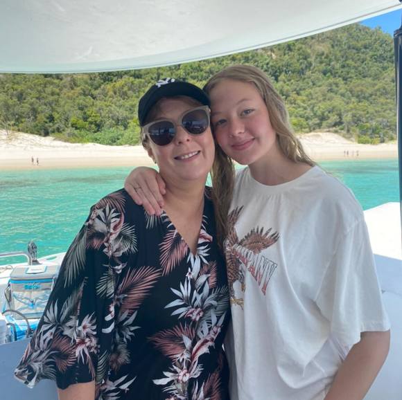 Profile Picture of Julie Winslade (@winsladedesign) on Poshmark