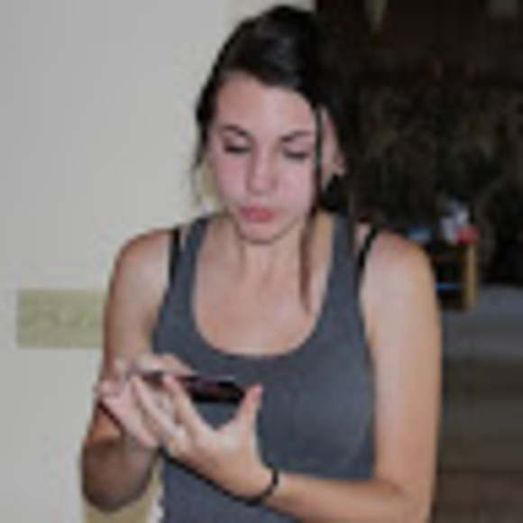 Profile Picture of Riley Herschkorn (@rileyherschkorn) on Poshmark