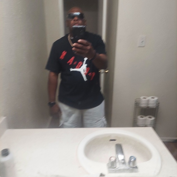 Profile Picture of Raymond Henley (@raydj88) on Poshmark