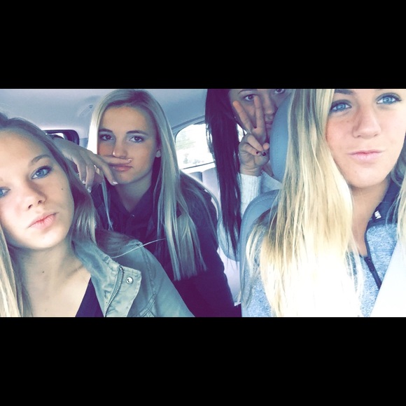 Profile Picture of Karly Klein (@karlyklein) on Poshmark