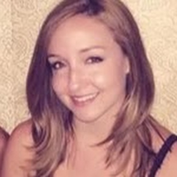 Profile Picture of Melissa Stuckey (@missmeliss7) on Poshmark