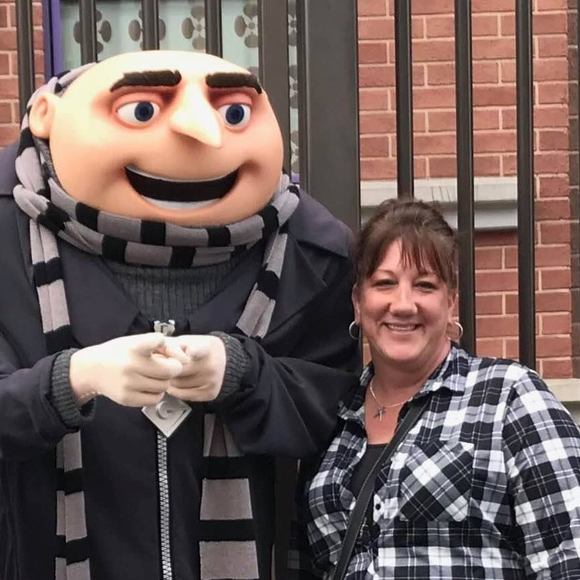 Profile Picture of Shawna Hoffman (@shawnalhoffman) on Poshmark