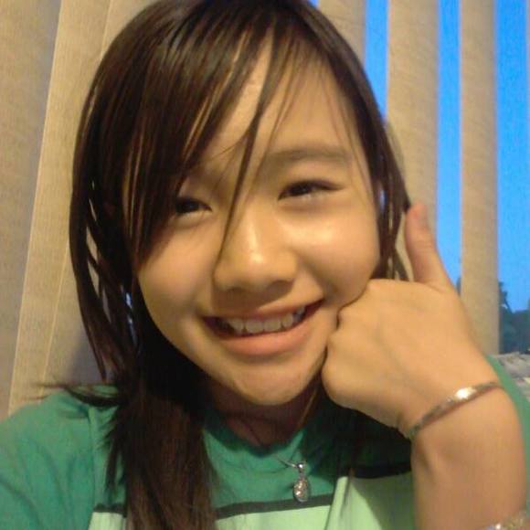 Profile Picture of Nguyet Vu (@nguyet_vu) on Poshmark