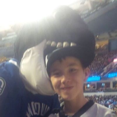 Profile Picture of Eli (@elilazyboy) on Tiktok