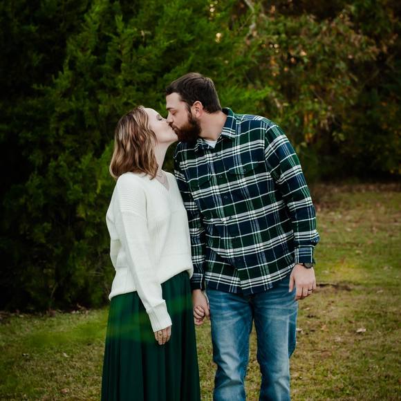 Profile Picture of Megan Achelpohl (@megangordon45) on Poshmark