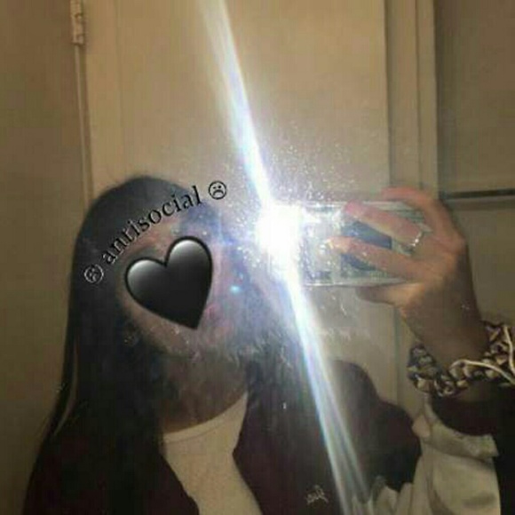 Profile Picture of Genesis Zamora (@genesiszamora) on Poshmark