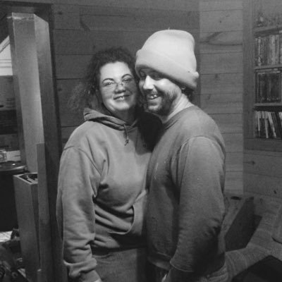 Profile Picture of Stacy Hardesty (@bshslh2011) on Twitter