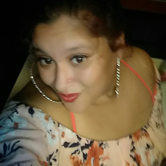 Profile Picture of Sarah Maseda (@eaijk5) on Poshmark