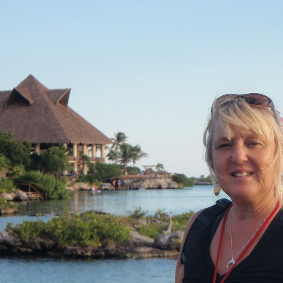 Profile Picture of Maggie Waldie (@scdmhhh) on Poshmark