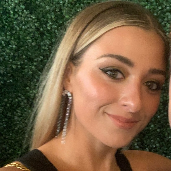 Profile Picture of Alex Hamm (@alexandramhamm) on Poshmark