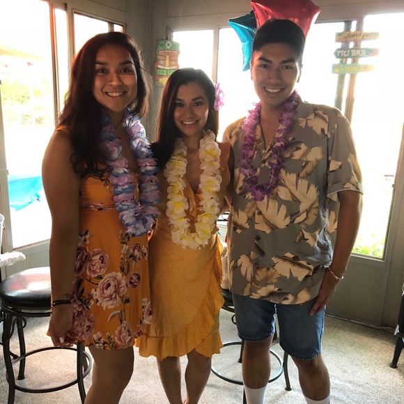 Profile Picture of Trinity De guzman (@trinityd10) on Poshmark