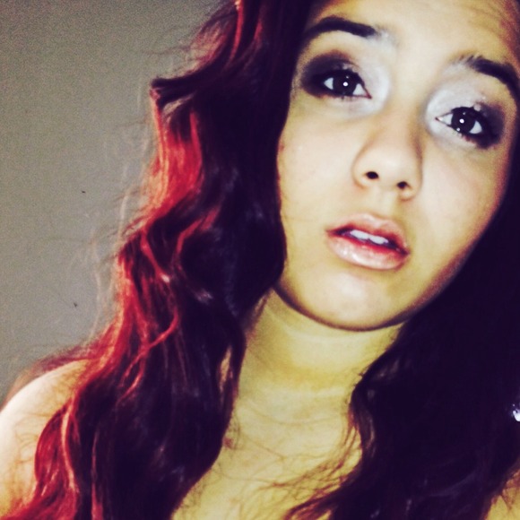 Profile Picture of Jessica Marmolejos (@jessy_elle) on Poshmark