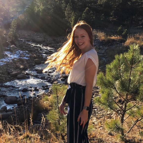 Profile Picture of Justine Babbitt (@thesmellofrain) on Poshmark