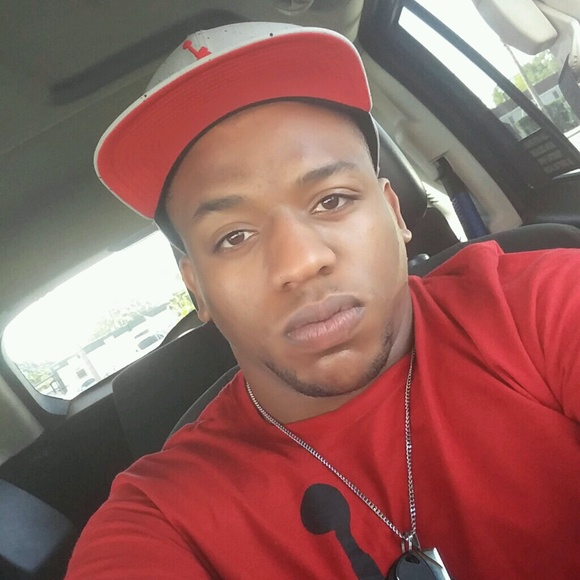 Profile Picture of Kevin Dandridge (@scoob2tru) on Poshmark