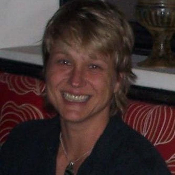 Profile Picture of Gabriela Baumgartner (@gabib27) on Poshmark