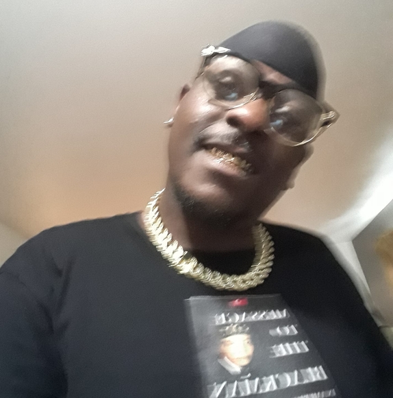 Profile Picture of Jeffery Coleman (@jefferycolem954) on Poshmark