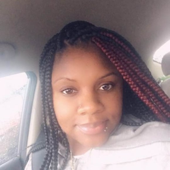 Profile Picture of Leola Settles (@leolasettles) on Poshmark