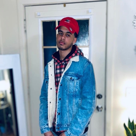 Profile Picture of Jose Francisco (@jmmamingo) on Poshmark