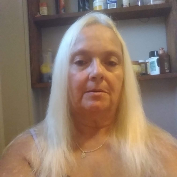 Profile Picture of Wyonna Ghrist (@wyonnaghrist) on Poshmark