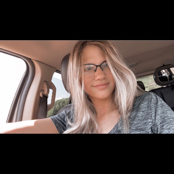 Profile Picture of Kaylee Hammel (@khammel1) on Poshmark