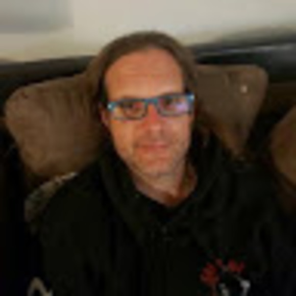 Profile Picture of Martin Leroux (@lerouxm979) on Poshmark